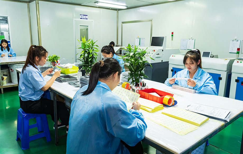 Liquid silica gel fabrication